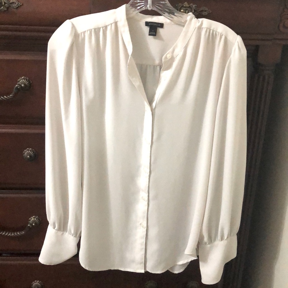 White Ann Taylor button up blouse Small